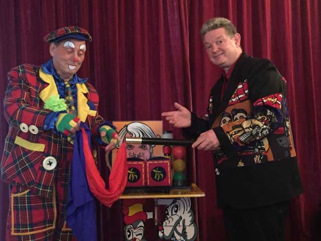 Kindershows Ome John en clown Miko